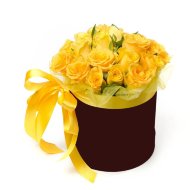 Жёлтые розы в коробке Жёлтые розы в коробке